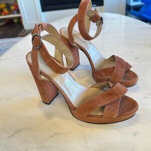 BCBG Maxazria Platform Brown Suede Criss Cross Sandal Heels Wedding Guest 39.5